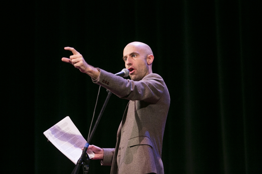 Cecil Baldwin performing "Welcome to Night Vale" at the Skirball Center for Performing Arts in 2016. (Photo by Whitney Browne)