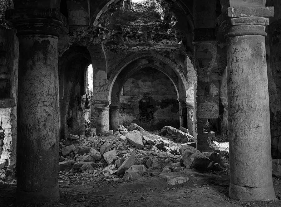 Ruins of an Armenian church in Khulevank. (Photo by Magdalena Madra, from her exhibit "Images of Anatolia")