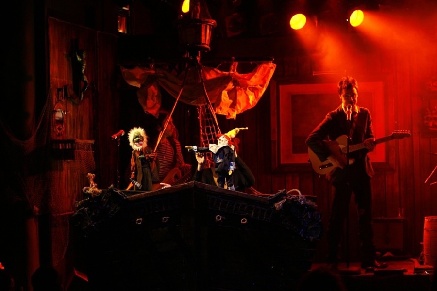 Jones (at right) with his and Raja Azar's show "Jollyship the Whiz-Bang."