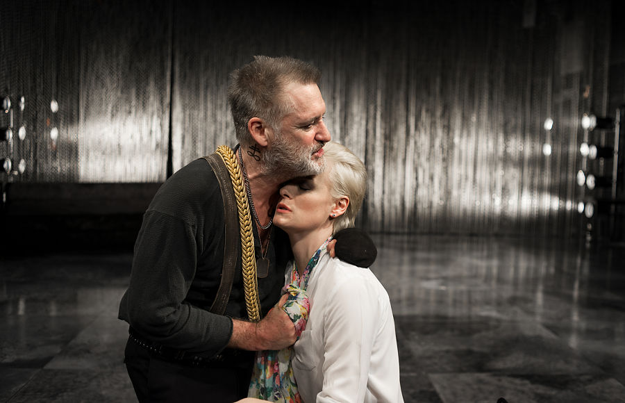 Bill Pullman and Siren Jørgensen in "Othello." (Photo by Odd Mehus)