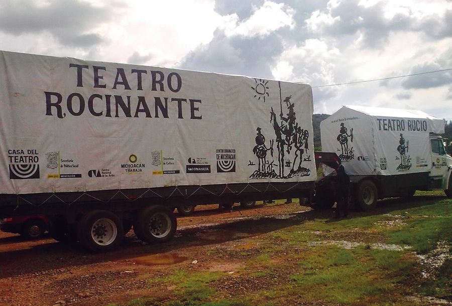 Teatro Rocinante, an ambulant theatre in Michoacán, Mexico. (Photo by Cedram 2010)