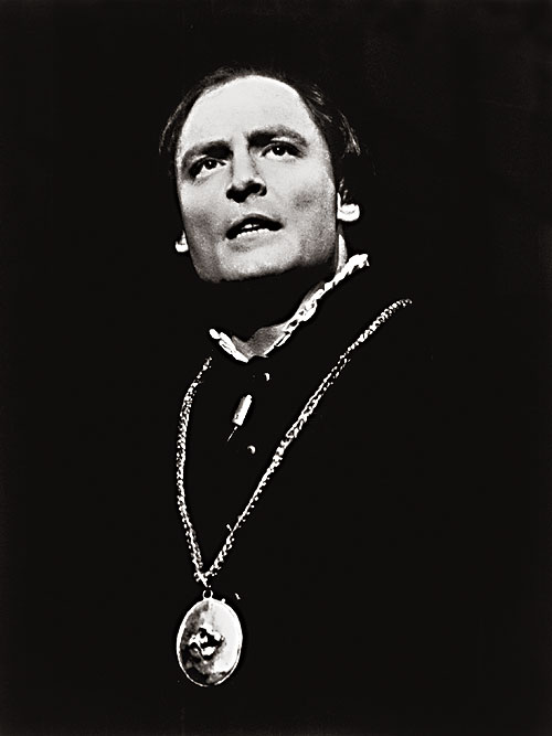 Stacy Keach as Hamlet in 1974 at Los Angeles's Mark Taper Forum. (Photo by Photofest)